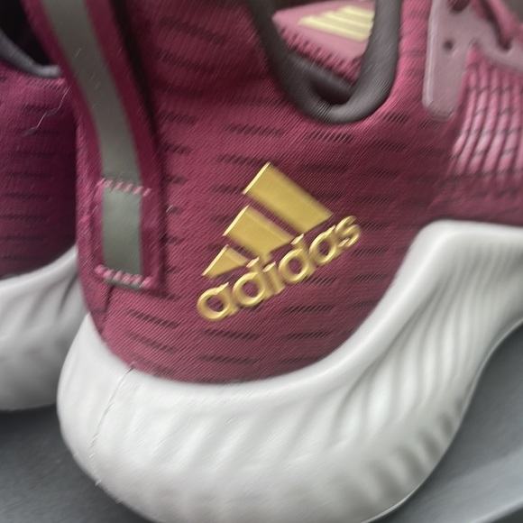 Adidas alphabounce trainers maroon with gold NWT never worn and box. Men’s 14 - Picture 4 of 9